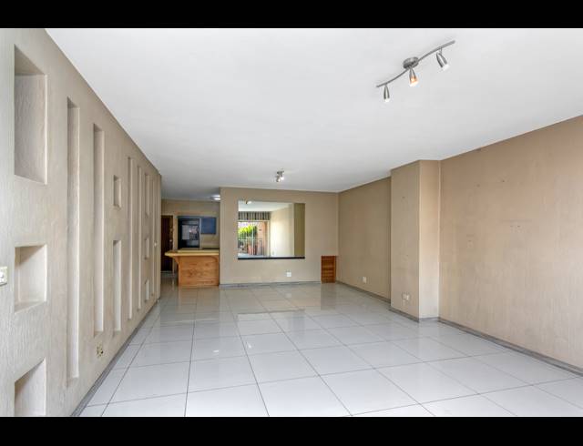 3 BEDROOM DUPLEX FOR SALE IN BRAMLEY NORTH